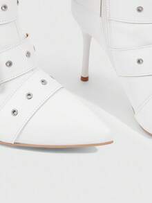 CUCCOO SZL Stivali da donna con punta affusolata e tacco a spillo alto, tomaia in PU bianco con decorazioni in occhielli d'argento, alla moda e confortevoli per feste e discoteche