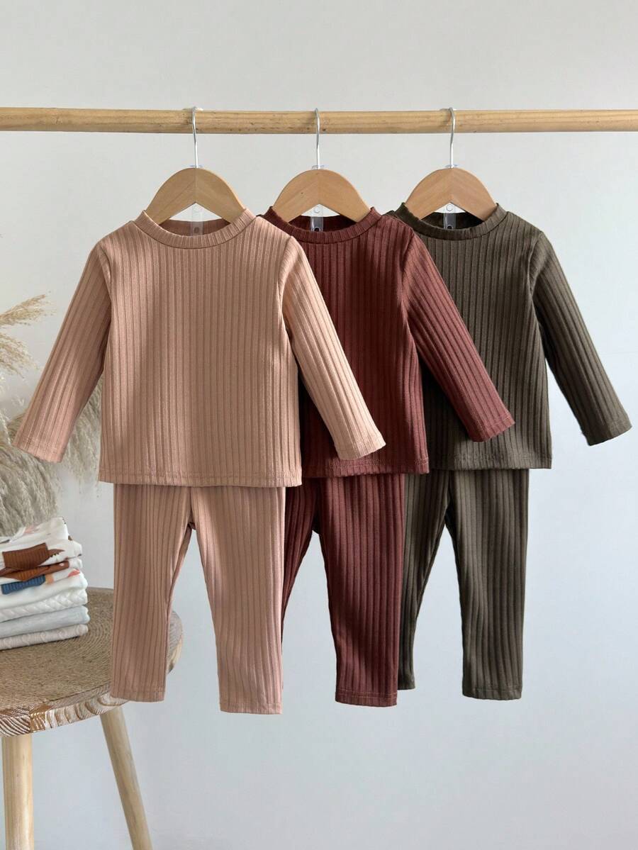 SHEIN 2件套男婴纯色T恤和裤子套装 - 彩色 - 查看 1