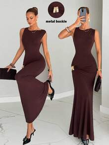 Siren Gaze Vestido maxi de sirena sin mangas de color marrón chocolate, vestido elegante, elegante y formal con decoración de metal plisado, adecuado para fiestas, bodas, salidas, trabajo y uso diario, otoño-invierno 2025, también genial para Halloween, Día Nacional de Arabia Saudita, estilo vestido de dinero antiguo - Café integral - Ver 1