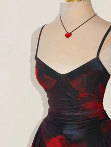 SHEIN ICON Váy yếm bất đối xứng viền bèo nhún họa tiết hoa - Màu Đỏ Sâu - Xem 4