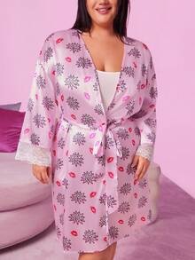 Mean Girls | SHEIN Bata elegante de talla grande con contraste de encaje, estampado de letras y labios, con cinturón, para otoño, atuendo acogedor - Rosa - Ver 5