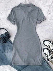 少女纯灰色休闲个性撞色领罗纹针织纽扣修身连衣裙，夏季连衣裙，小马刺绣 - 灰色 - 查看 2