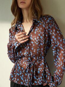 Aveloria Modichic Áo sơ mi chấm bi xanh ngẫu nhiên, thiết kế cổ áo cổ điển, dây rút ở eo để điều chỉnh vừa vặn, phù hợp với nhiều dịp - Màu nâu Sô-cô-la - Xem 3