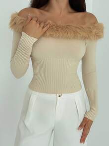Aloruh Khaki Off Shoulder Furry Patchwork Bodycon Ribbed Cropped Women T-Shirt - Khaki - View 5