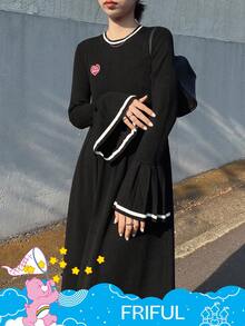 FRIFUL SHEIN X Care Bears Váy len dáng chữ A ôm sát cổ tròn thêu chữ và họa tiết trái tim tương phản dành cho nữ - màu đen - Xem 6