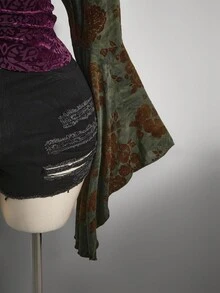 SHEIN ICON 大码女式夸张荷叶边袖 V 领天鹅绒上衣、Y2K 复古交叉 V 领衬衫、万圣节服装 - 彩色 - 查看 6