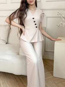 Elladie kids بدلة كاجوال للمراهقات تتكون من قميص أكمام قصيرة منتفخة ذو رقبة على شكل حرف V أحادي الصدر وبنطال، بلون واحد - لون مشمشي - مشاهدة 1