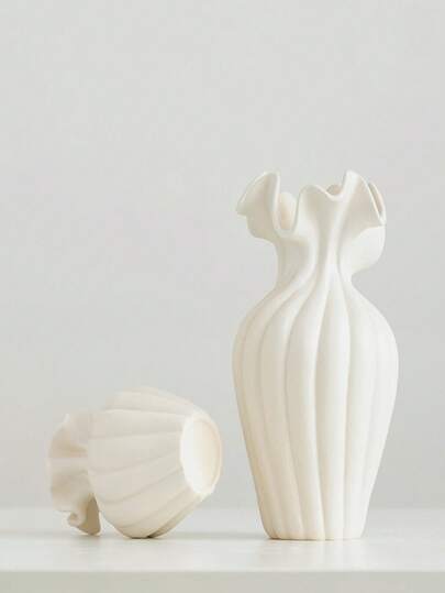 1PC Beautiful Ceramic Vase Height Of 20 Centimeters, Small In Size, Desktop Placement, Dried Flowers Fresh Flowers, Rough Frosted Surface able Novel, Moderne Young, Middle Aged Young People view 10