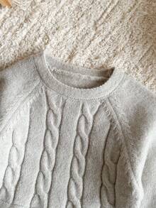 SHEIN Vestido de Tricô para Bebê Menina, Gola Redonda, Manga Raglan, Texturizado, Cintura Elástica, Macio e Elástico, Adequado para Casa, Brincadeiras ao Ar Livre, Outono/Inverno, Cinza Rato - Bege - Visão 9