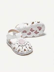 Cozy Pixies 1 双白色女童花朵装饰凉鞋，适合夏季穿着，充满田园趣味，可爱立体花朵，度假休闲百搭婴儿凉鞋 - 白色 - 查看 3