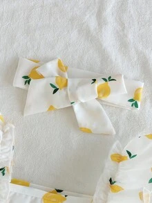 SHEIN Vintaside Kids 这款露背连衣裙采用粉白格纹设计，搭配可爱的草莓印花，清新自然。裙身肩部饰有荷叶边，完美诠释夏日时尚优雅活泼可爱的气息。A字版型，采用轻盈透气的面料，适合节日派对、一周年婚礼、景点拍照等场合穿着。 - 彩色 - 查看 5