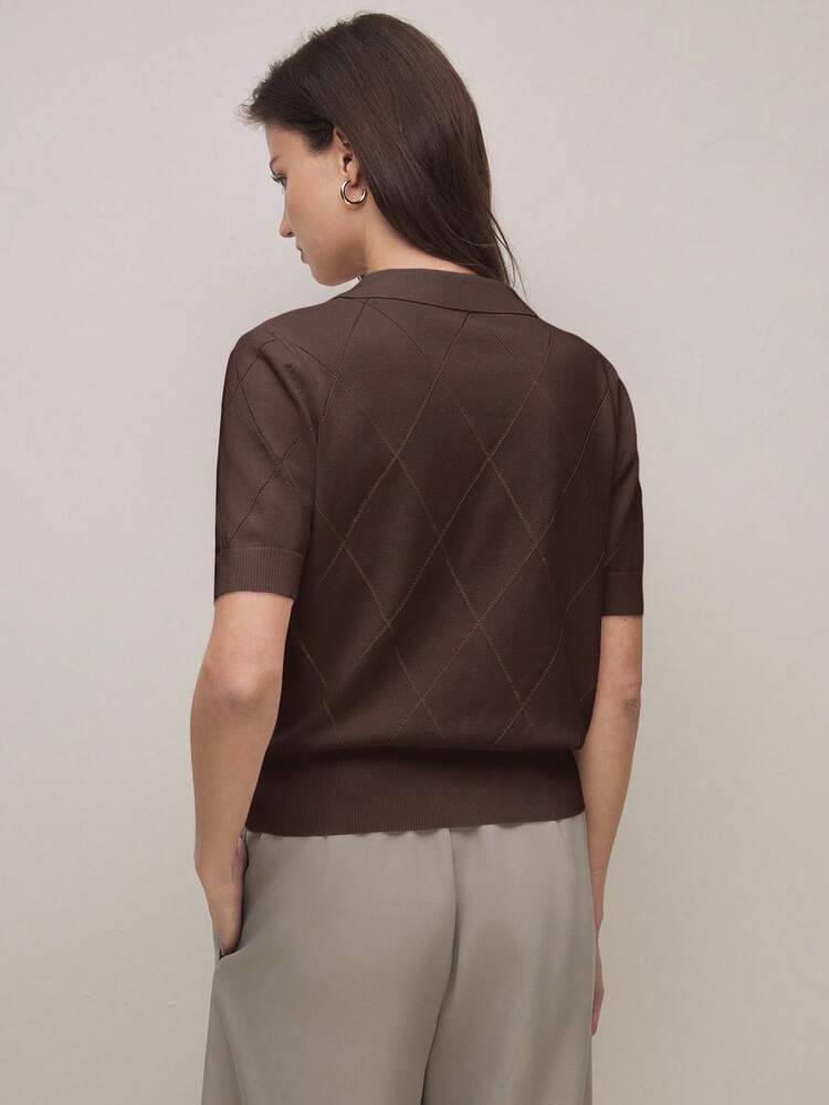 SHEIN BIZwear Maglione in maglia di diamanti con colletto alla polo color cammello, elegante e alla moda per l'ufficio e il tempo libero, stile romantico versatile adatto per occasioni formali, feste, matrimoni, concerti, brunch, aeroporto, Festa Nazionale, Capodanno, Natale, Ognissanti - Caffè Marrone - Visualizzare 4