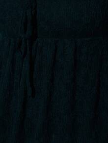 Nöista 精致的蕾丝纹理和短袖是这款黑色紧身胸衣式衬衫的特色。这款优雅的女式衬衫采用褶皱紧身胸衣，胸部配有精致的领带，为经典休闲上衣增添了浪漫气息。 - 黑色 - 查看 5