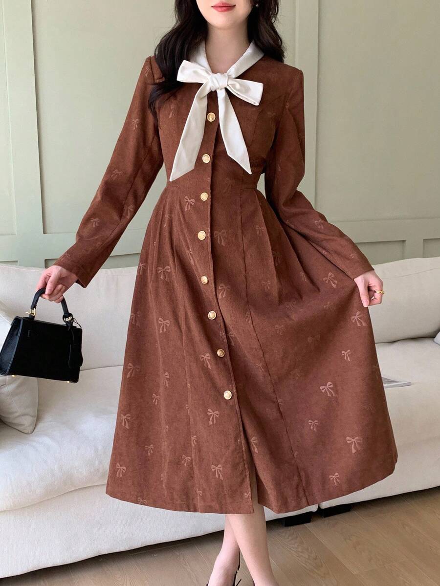 Feyla Vestido de largo medio con estilo de nicho y tela con relieve personalizada para mujer - Marrón - Ver 1