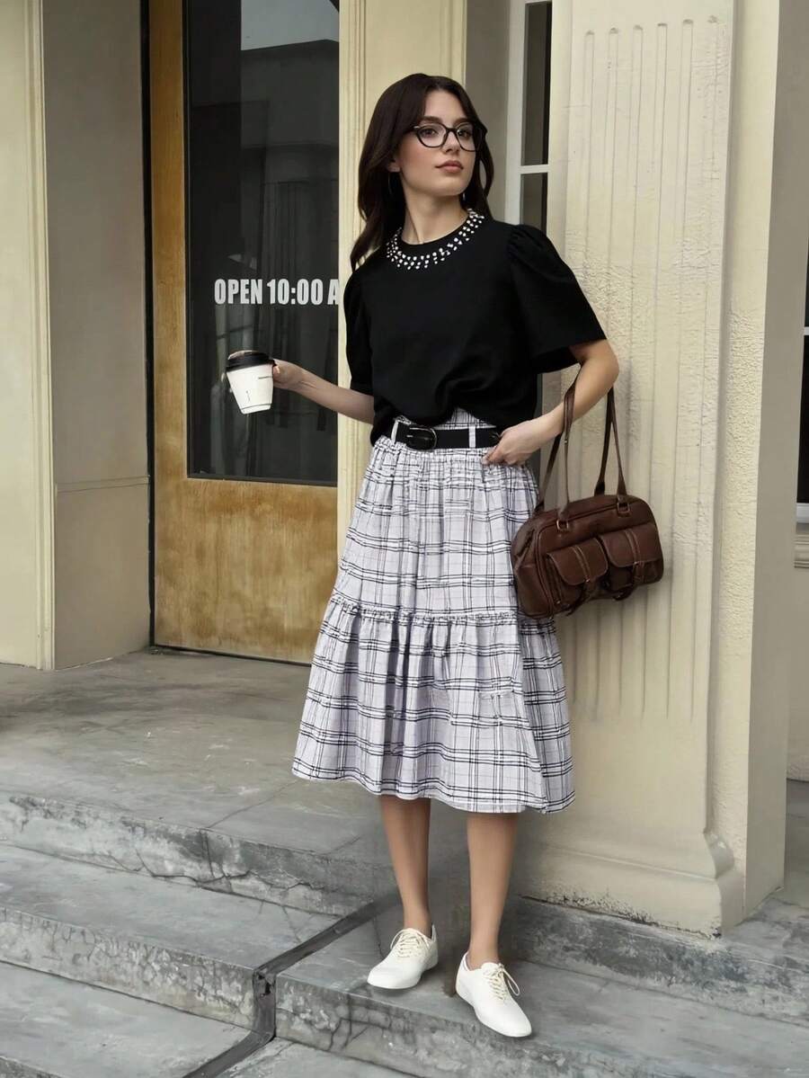 SHEIN 少女 2 件套泡泡袖纯色上衣和格子印花分层下摆裙，优雅，夏季，珍珠装饰领口，简约风格 - 黑與白 - 查看 1