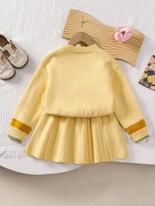SHEIN Playful Pals Young Girl Casual, Fashionable And Cute Yellow Cardigan With Flowers And Bees And Knitted Pleated Skirt Two-Pieces Set, Soft And Comfortable, Suitable For Daily Scenes, Scenes, Travel Scenes - Yellow - View 3