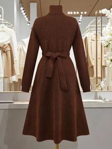Franclia Elegantes, damenhaftes Strickkleid mit hohem Kragen, Langarm, Gürtel in Taille, Manschetten mit Knöpfen, A-Linie Silhouette, braun, Herbst/Winter