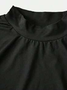 SHEIN 少女春夏纯色黑色立体压花字母图案针织圆领休闲宽松短袖T恤上衣休闲宽松长裤套装,校服,基础款,日常款,适合各种场合,返校,校园风 - 黑色 - 查看 4