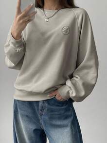 DAZY 图案刺绣宽松圆领长袖女式运动衫，秋季女装 - 淺灰色 - 查看 6