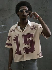 Manfinity Roghcode 男士休闲运动纽扣数字印花短袖短款衬衫 男士短款针织上衣 - 卡其色 - 查看 7