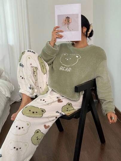 SHEIN Plus Size Embroidered Heart All-Over Print Thick Fleece Fluffy Pajama Set, Fall Winter Clothes