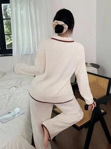 SHEIN Bộ đồ ngủ tay dài 3 nút cổ bẻ, mềm mại, thoải mái Dream Adore dành cho nữ, Thu/Đông, Quần áo Thu Đông, Ấm áp - Màu be - Xem 2