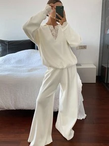 Livesso 女式秋季蕾丝拼布 V 领宽松上衣和休闲裤针织两件套 - 白色 - 查看 4