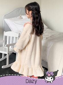DAZY HELLO KITTY AND FRIENDS | SHEIN 少女冬季卡通刺绣彼得潘领睡衣套装，秋冬 - 米色 - 查看 5