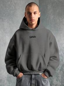 SUMWON 短款休闲套头连帽衫，带有醒目的单色图案印花，都市街头风秋冬舒适版型运动衫，长袖前口袋设计 - 深灰色 - 查看 4