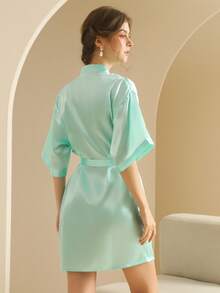 SHEIN 1PC Women's Solid Elegant Tie Belt Short Satin Silk Robe Soft Sleepwear For Bride Bridesmaid Homecoming Fall Winter Nightwear Loungewear Bathrobe Holiday Gift Valentine's Day - Green - View 6