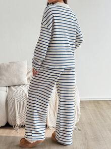 SHEIN 2件套孕妇休闲条纹上衣和裤子套装，秋季 - 藍白色 - 查看 2