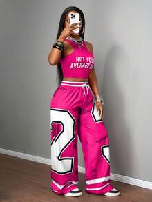 Slaydiva 2025新款夏季休闲截图性感运动风球服圆领工字背心口号Logo白色字母印花截角红色背心+阔腿裤长裤23号红色迷彩条纹印花梭织裤女士两件套套装-B - 玫紅色 - 查看 6