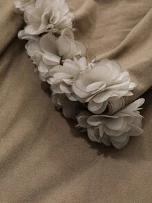 DAZY 三件套家居服：浪漫3D立体花卉装饰不对称下摆抹胸上衣、宽松长款系带睡袍和长裤家居服套装，秋冬睡衣，舒适休闲装 - 卡其色 - 查看 9