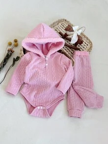 SHEIN Conjunto de mono con capucha de manga larga y pantalones de punto jacquard rosa otoñal para bebé niña, adecuado para el hogar, salidas y reuniones