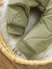 SHEIN 1 Stück Baby Jungen einfarbiger Kapuzen-Jumpsuit, weich & bequem im Lässig-Stil, geeignet für Ausflüge im Herbst/Winter, Outdoor-Aktivitäten, Urlaub, Alltagskleidung, Reisen im Herbst - Grün - Übersicht 4