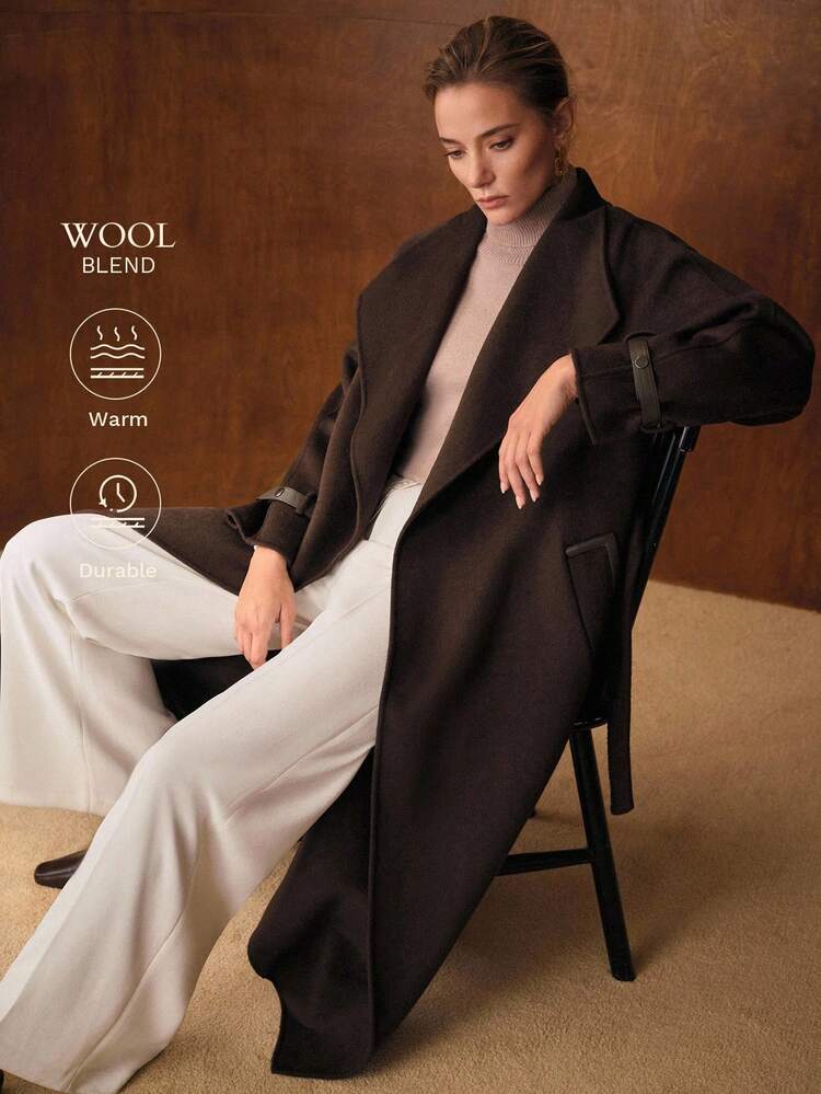 WOLL EINFARBIGER MANTEL MIT WASSERFALLKRAGEN, SCHRÄGEM TASCHE UND GÜRTEL