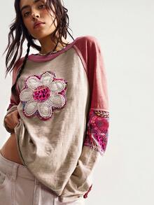 Bohemela Camiseta casual de mujer talla grande con aplicación floral y contraste de color en cuello redondo y mangas raglán - Multicolor - Ver 5