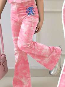 SHEIN Bộ 2 món/Bộ bé gái dễ thương hình thỏ xanh Lulu hoạt hình, họa tiết khâu, áo thun tay ngắn cổ tròn in họa tiết nhuộm màu đỏ tươi và quần ống loe, phù hợp cho mùa hè, trang phục thường ngày cho trẻ em - Nhiều màu - Xem 4