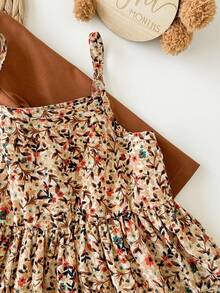 SHEIN Babygirl Ditsy Floral 休闲吊带背心裙和棕色夹克套装 - 彩色 - 查看 3