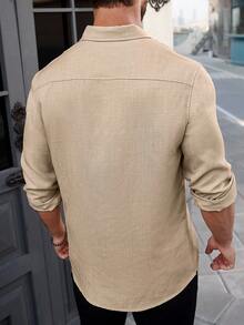 Manfinity CasualCool 男士纯色纯色正面纽扣都市长袖衬衫，适合丈夫 - 卡其色 - 查看 2