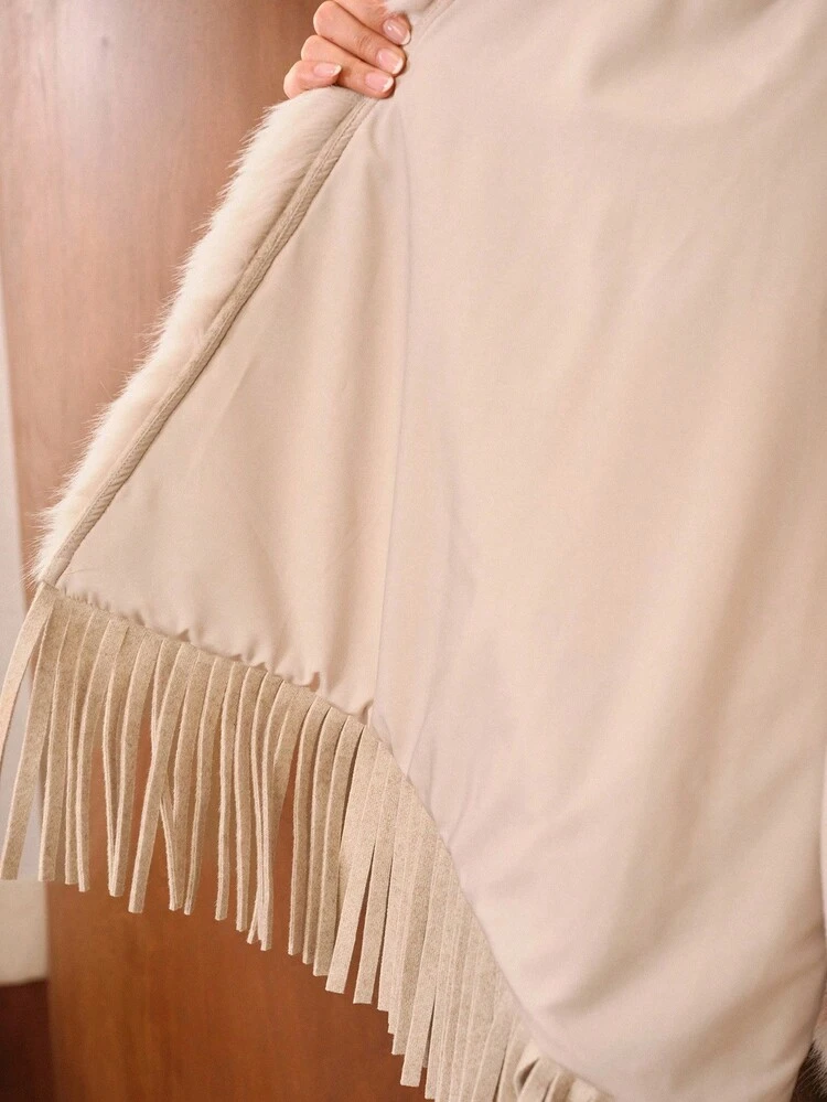 FUZZY TRIM DECORATED BUTTON ELEGANT AND SOPHISTICATED FAUX FUR CLOAK