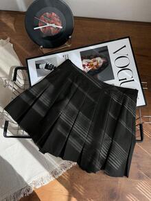 SHEIN EZwear Casual Versatile Solid Color Pleated Plus Size Women Skirt, Collegiate Style - Black - View 1