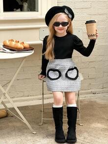 SHEIN Elladie kids 2pcs/Set Young Girls Cute Black Lantern Sleeve Comfortable Black Basic Top Paired With Adorable Heart-Patterned White Plaid Skirt Fall Winter - Black - View 3