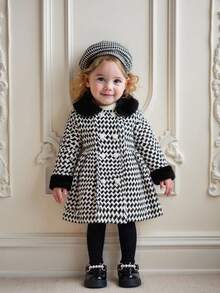 SHEIN Baby Girls' Faux Fur Collar Pearl Double-Breasted Long A-Line Coat, Paired With Matching Beret Hat. The A-Line Silhouette Is Simple Yet Elegant, Suitable For Babies Of Various Body Types. Whether For Daily Outings, Park Playtime, Or Casual Home Wear, Your Little Princess Will Shine Brightly. Fall Winter - Black and White - View 9