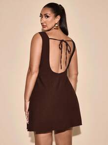 SHEIN BAE 新款加大码黑色短款露背开衩连衣裙，春夏季，女士生日礼服 - 咖啡棕 - 查看 2