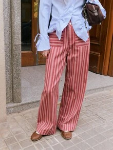 Nöista 这款阔腿喇叭条纹裤采用高腰设计，配有超大前口袋，打造出别致优雅的廓形，非常适合女性冬季服装、精致休闲造型、精致日常装扮、节日圣诞装扮和现代新年装束。 - 粉色 - 查看 4