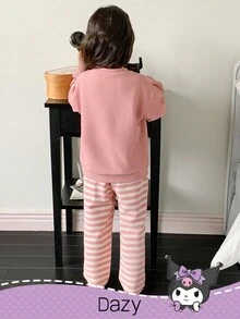 DAZY HELLO KITTY AND FRIENDS | SHEIN 少女圆领针织长袖运动衫和条纹裤睡衣套装，秋季 - 粉色 - 查看 3