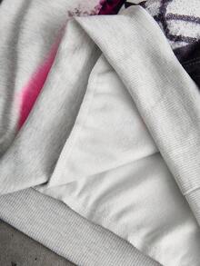 Manfinity EMRG 男士保暖内衬街头风流行INS风复古人像街头图案户外音乐节夜店男友老公周年纪念礼物二合一腰部运动裤和连帽卫衣套装，浅灰色，图案服装，Y2K风格服装，短款连帽衫，图案运动裤，印花运动套装，配套套装，秋冬 - 彩色 - 查看 4