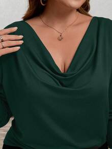 SHEIN Clasi Plus Size Elegant Versatile Solid Color Scoop Neck T-Shirt - Dark Green - View 6
