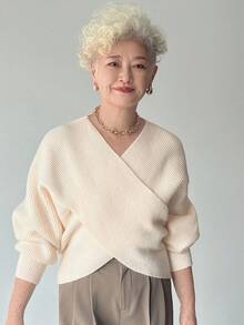 FRIFUL 女式纯色 V 领落肩长袖交叉设计宽松休闲百搭毛衣，秋冬 - 米色 - 查看 4